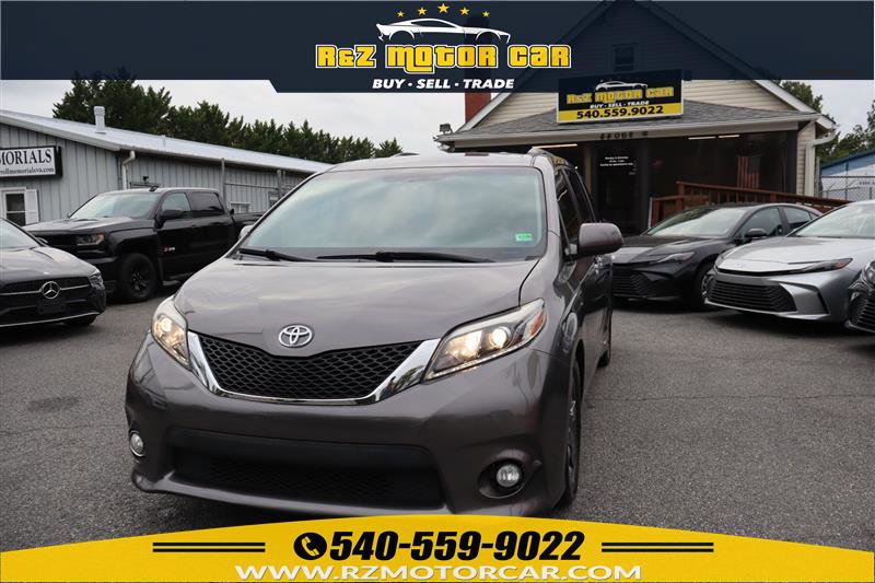 Used 2016 Toyota Sienna SE