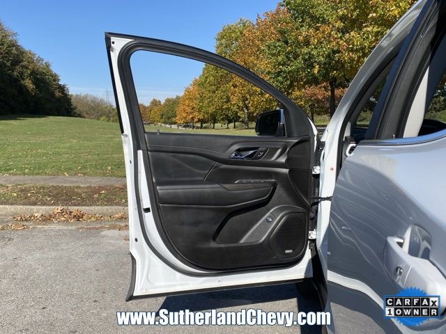 Used 2023 GMC Acadia SLT image 14