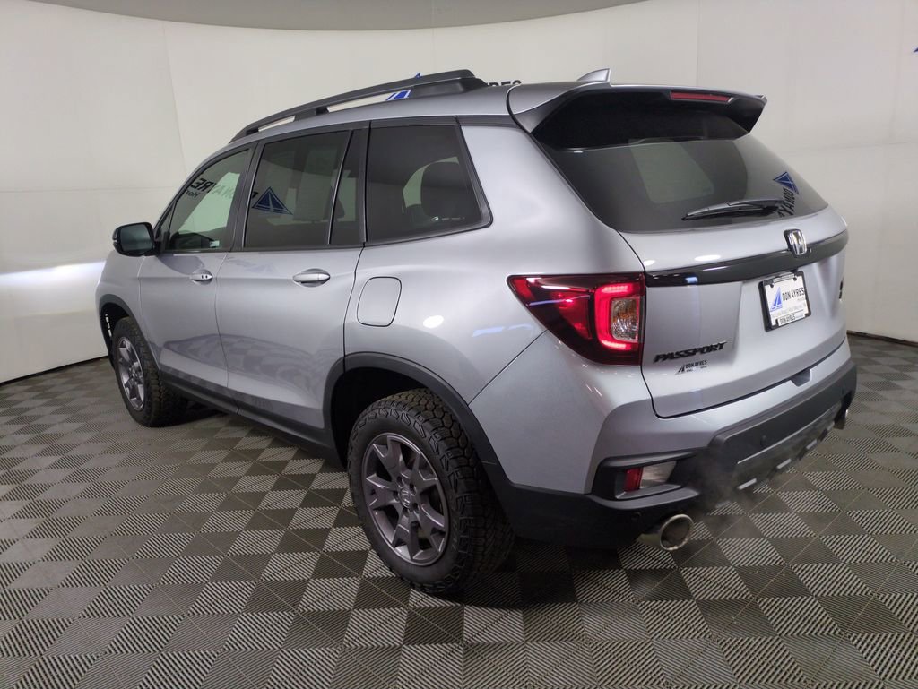 Used 2024 Honda Passport TrailSport image 4