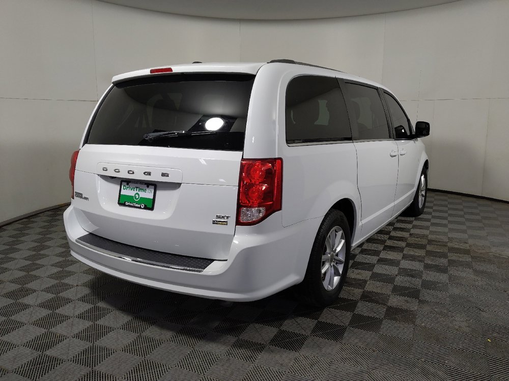 Used 2019 Dodge Grand Caravan SXT w/ Driver Convenience Group image 9