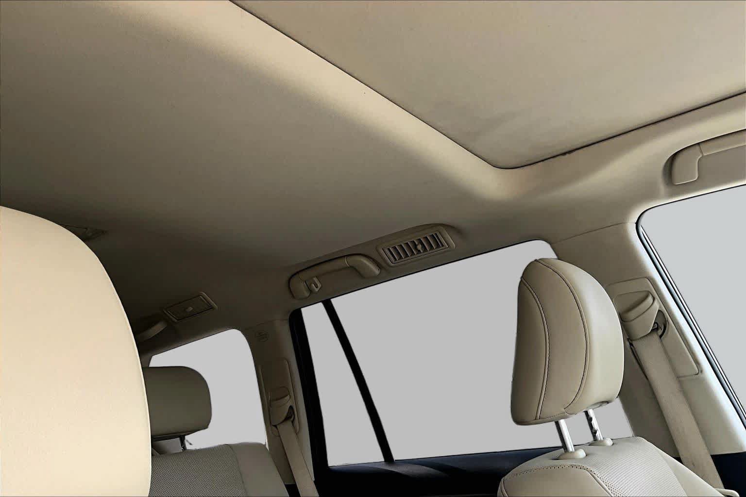Used 2021 Lexus GX 460 Premium w/ Accessory Package AWD/4WD image 14