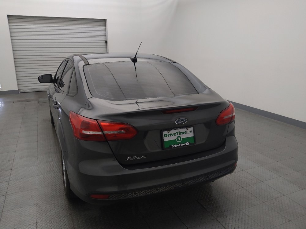 Used 2017 Ford Focus SE image 6