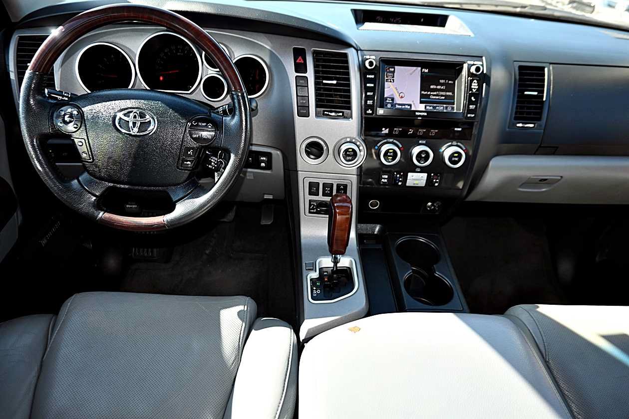 Used 2013 Toyota Sequoia Platinum AWD/4WD image 20