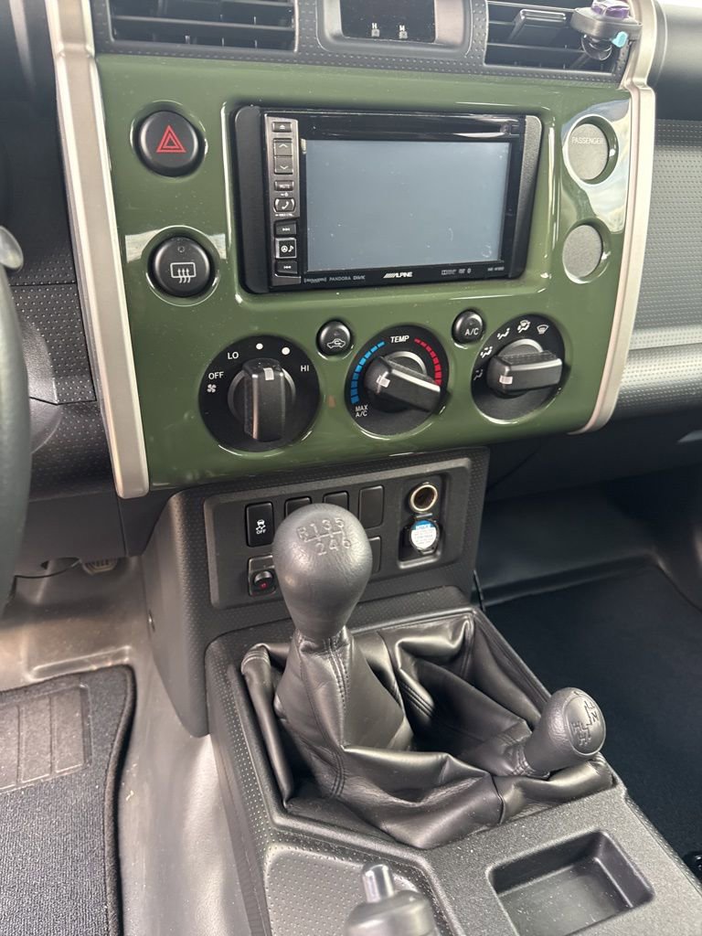 Used 2014 Toyota FJ Cruiser 4WD w/ Upgrade Package image 8