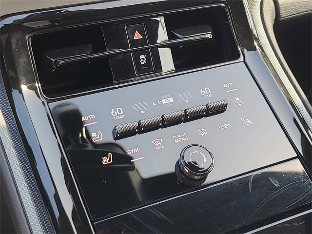 Used 2025 Porsche Panamera 4 w/ Premium Package image 32