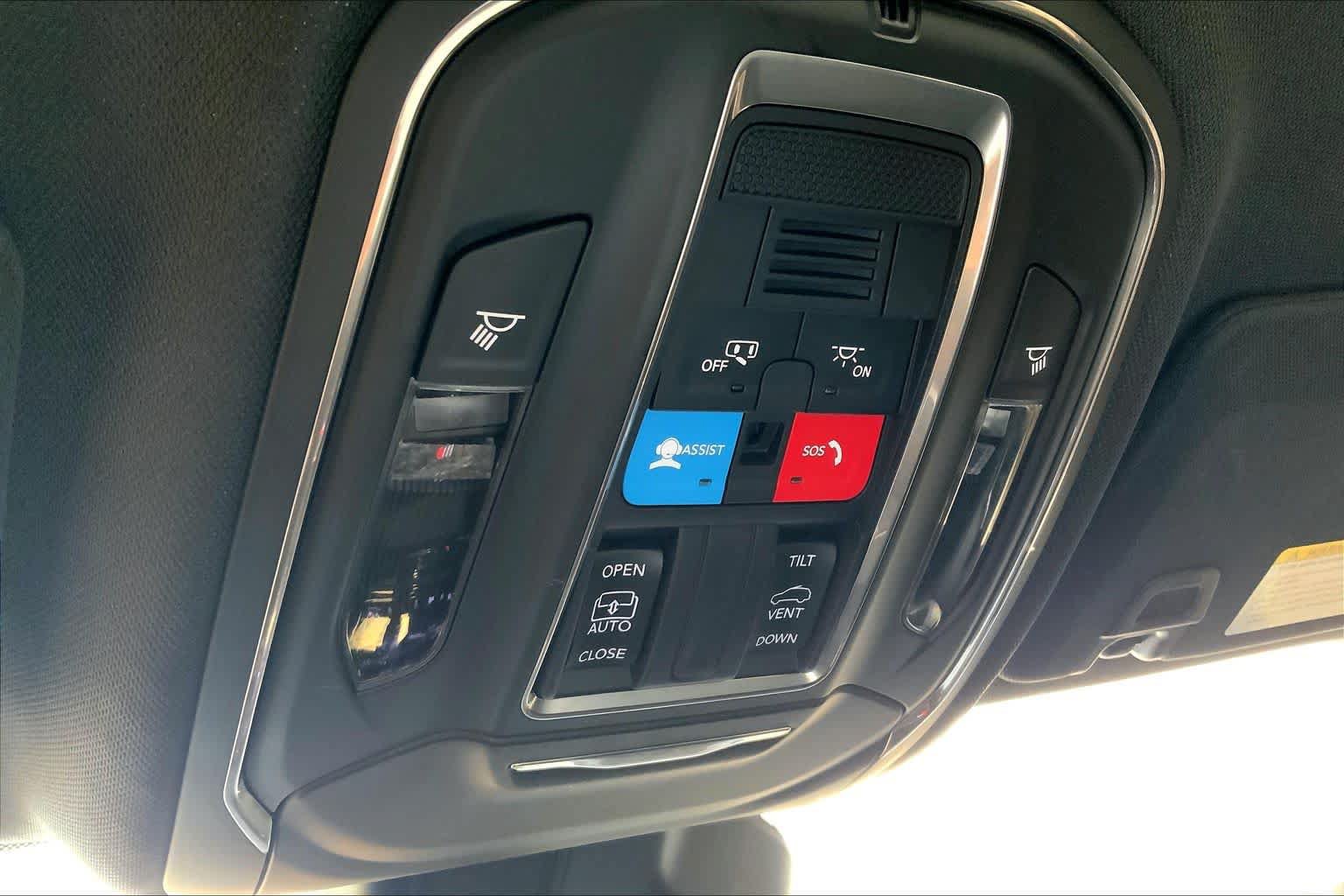 Used 2025 Jeep Grand Cherokee L Laredo RWD image 35