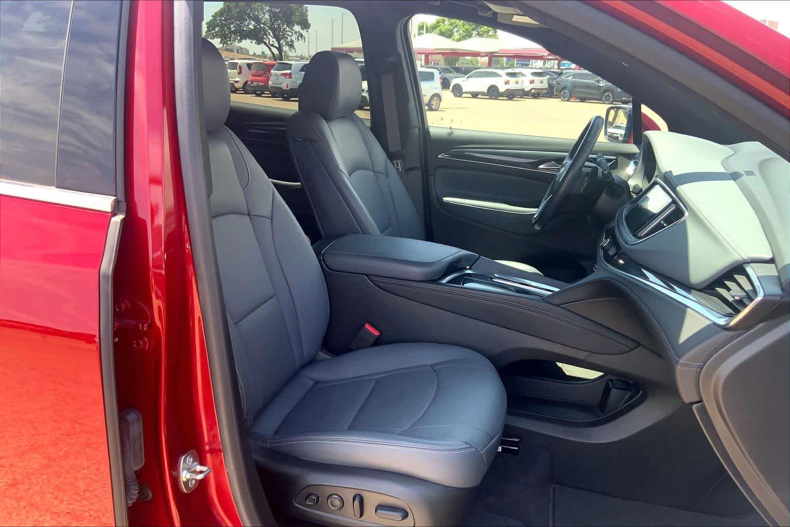 Used 2024 Buick Enclave Premium AWD/4WD image 9