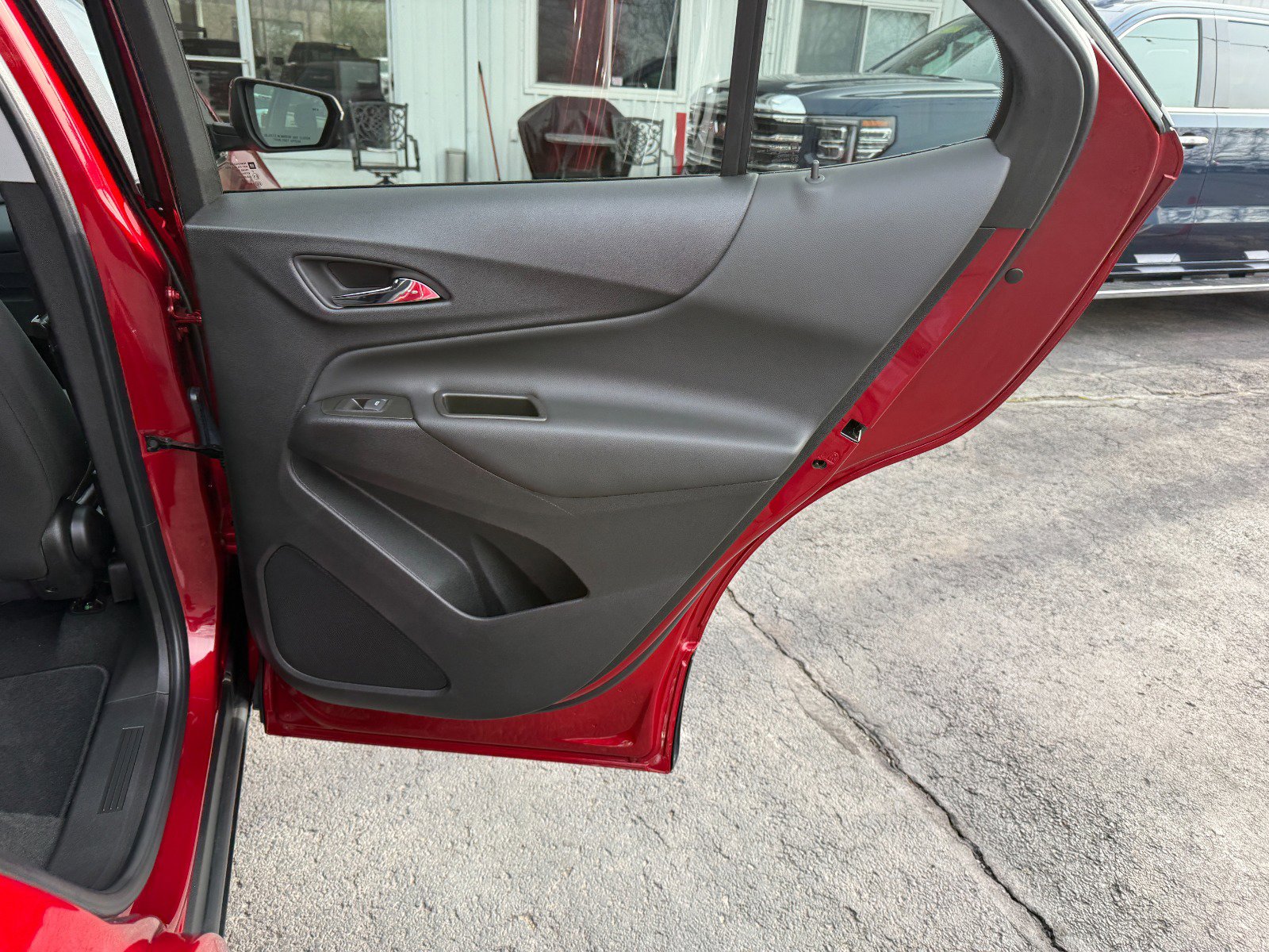 Used 2023 Chevrolet Equinox LT image 20