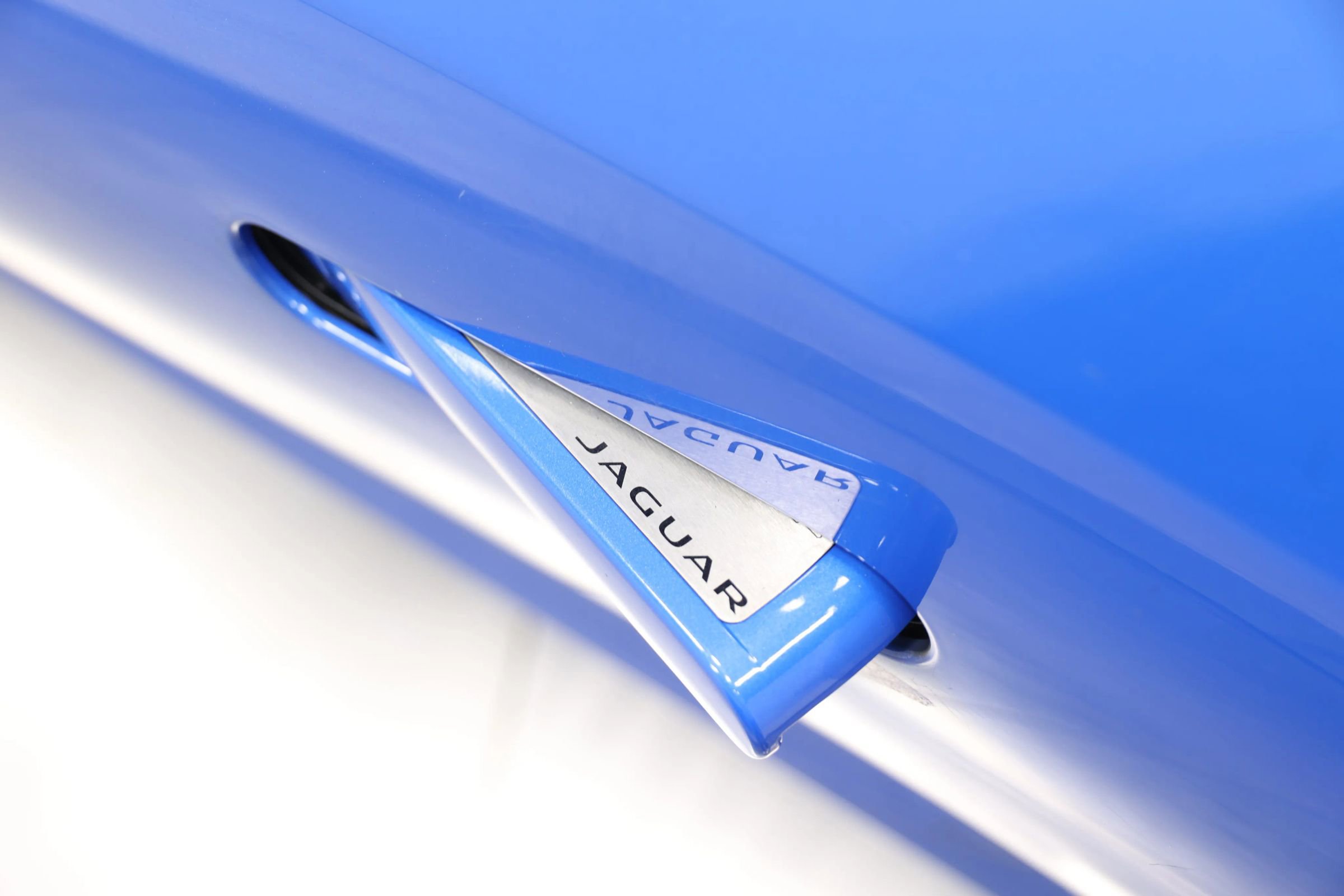 Used 2020 Jaguar F-TYPE Convertible image 78