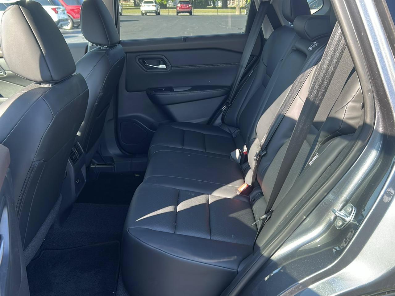 Used 2023 Nissan Rogue SV w/ SV Premium B Package FWD image 10