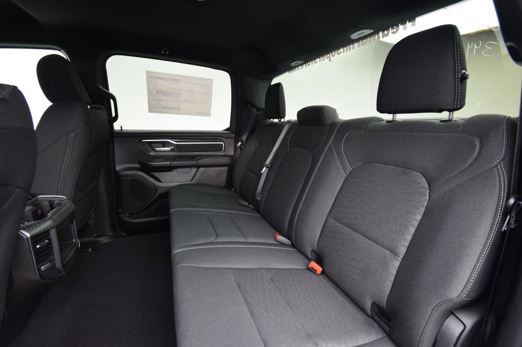 New 2026 RAM 1500 4x4 Crew Cab image 34