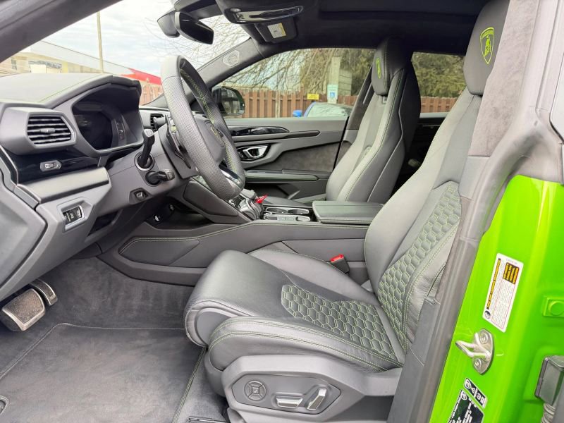Used 2022 Lamborghini Urus AWD/4WD image 9