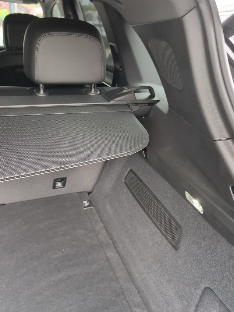 Certified 2025 Porsche Cayenne AWD/4WD image 11
