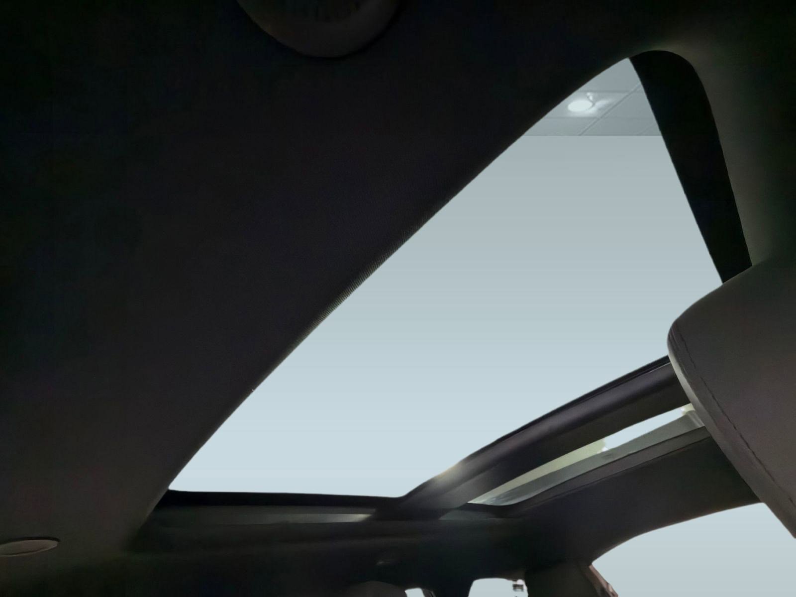 Certified 2026 Land Rover Range Rover Evoque Dynamic SE image 14