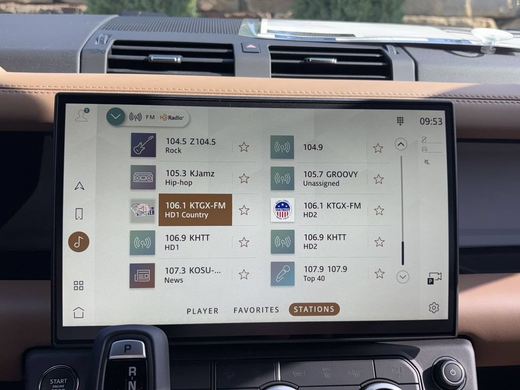 New 2026 Land Rover Defender 130 X-Dynamic SE AWD/4WD image 25