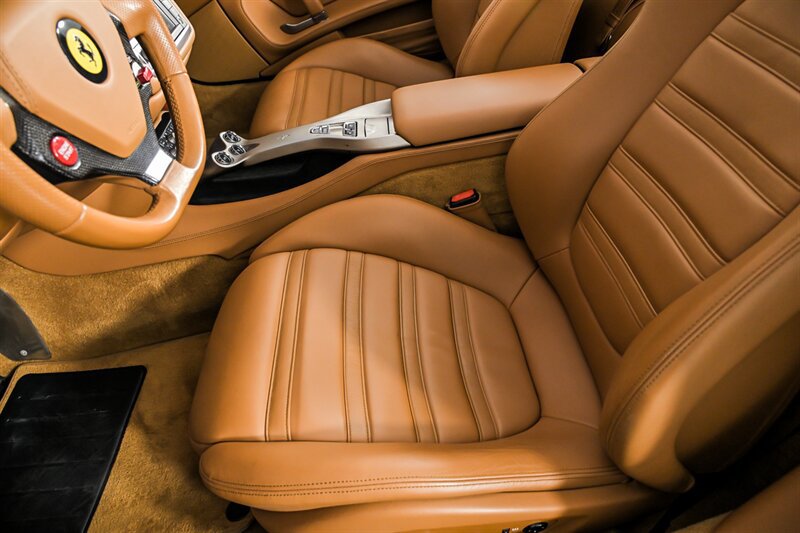 Used 2010 Ferrari California RWD image 17