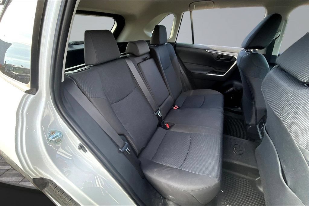 Used 2024 Toyota RAV4 LE AWD/4WD image 21