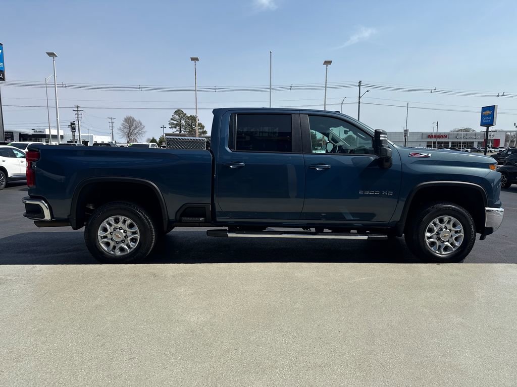 Used 2025 Chevrolet Silverado 2500 LT w/ Safety Package AWD/4WD image 7