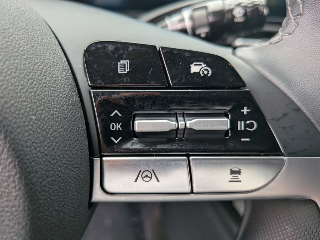 Certified 2026 Hyundai Elantra Limited FWD image 20