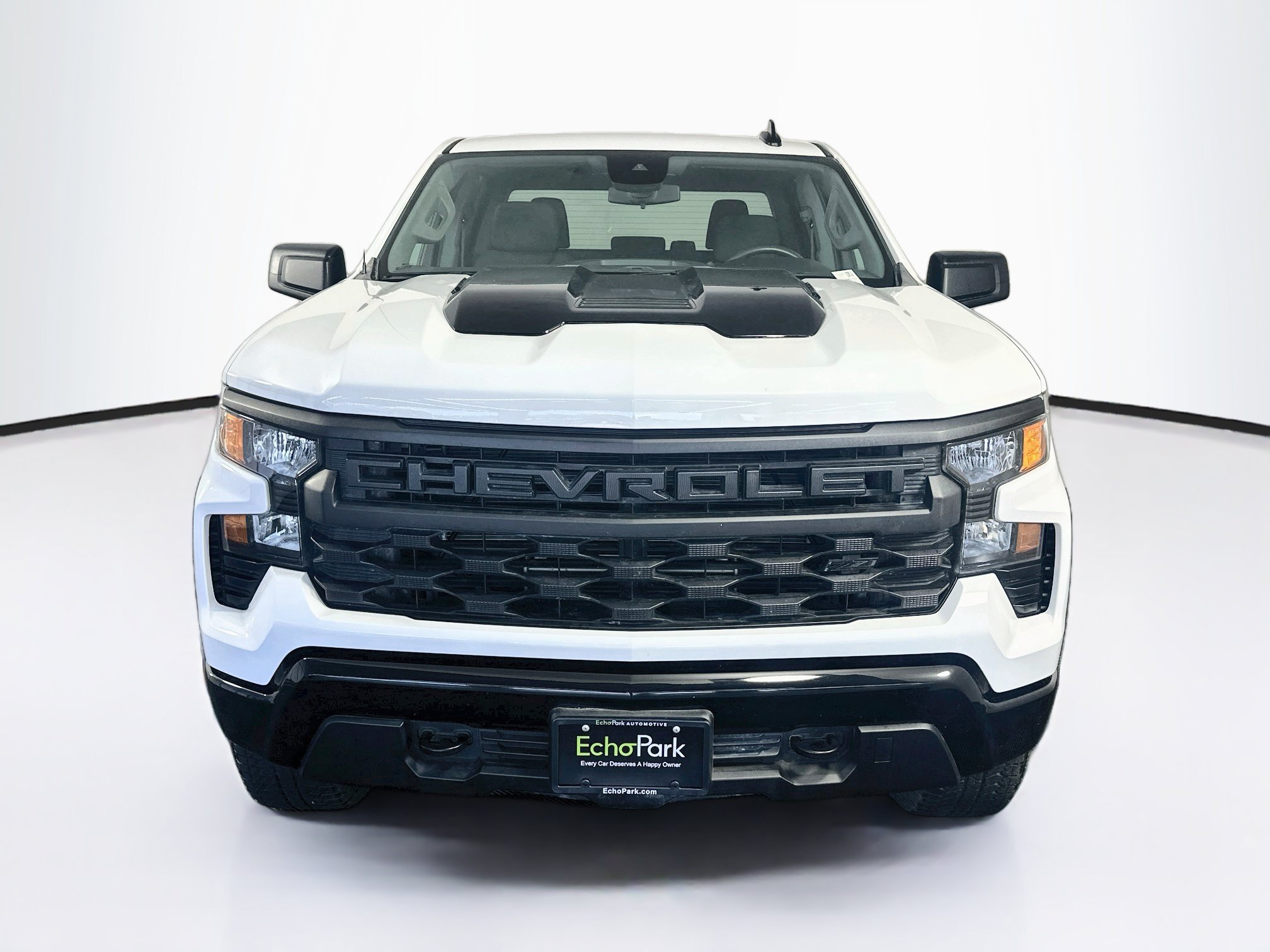 Used 2026 Chevrolet Silverado 1500 Custom Trail Boss w/ Turbomax Blackout Package AWD/4WD image 2