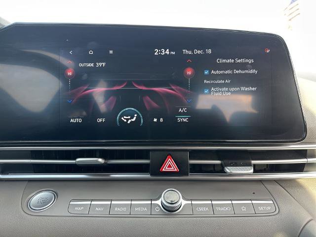 Used 2024 Hyundai Elantra SEL image 27