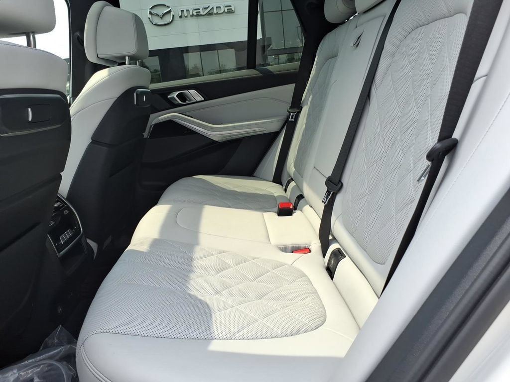 Used 2024 BMW X5 xDrive50e w/ M Sport Package AWD/4WD image 15