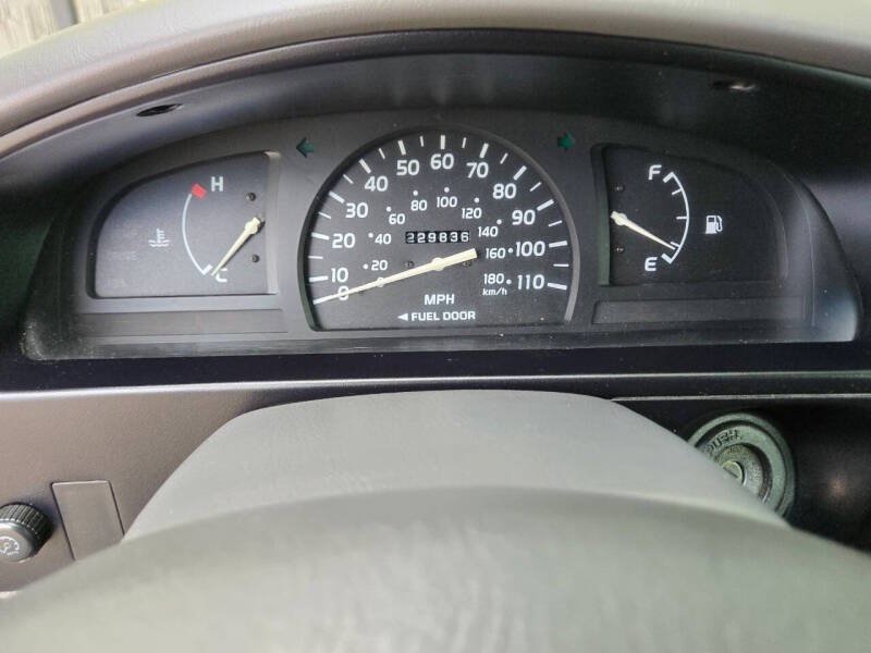 Used 2002 Toyota Tacoma 2WD Regular Cab w/ Enhancement Pkg image 20