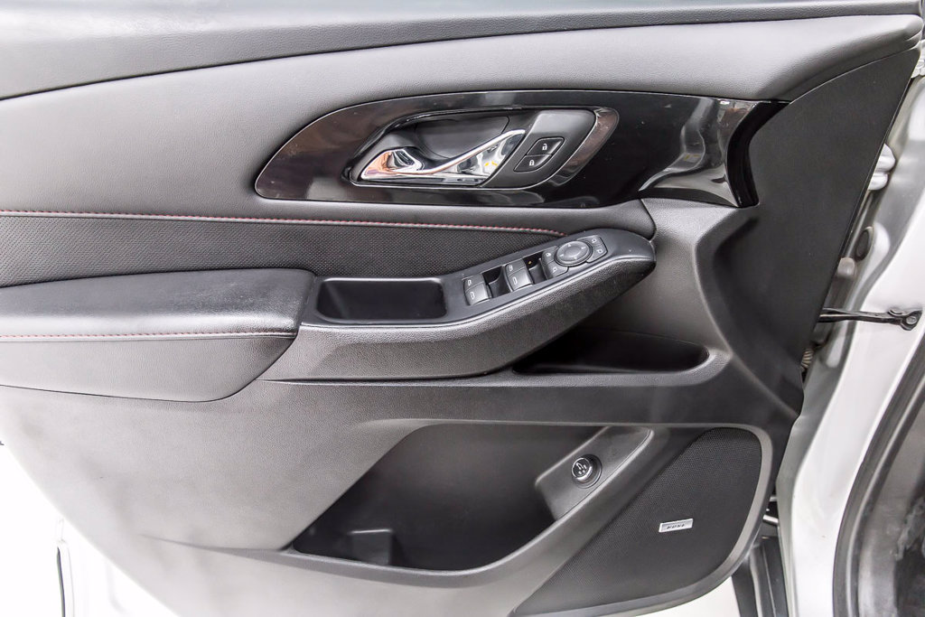 Used 2022 Chevrolet Traverse RS FWD image 25