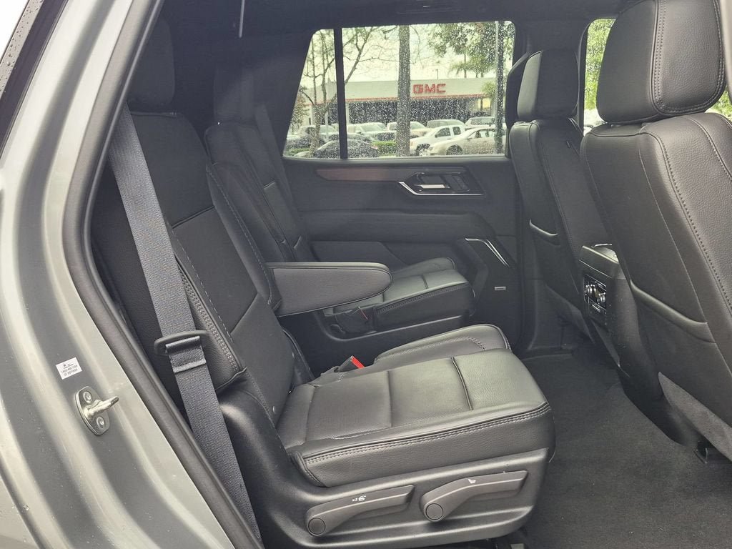 Used 2025 GMC Yukon Denali w/ Sun & Power Step Package AWD/4WD image 31
