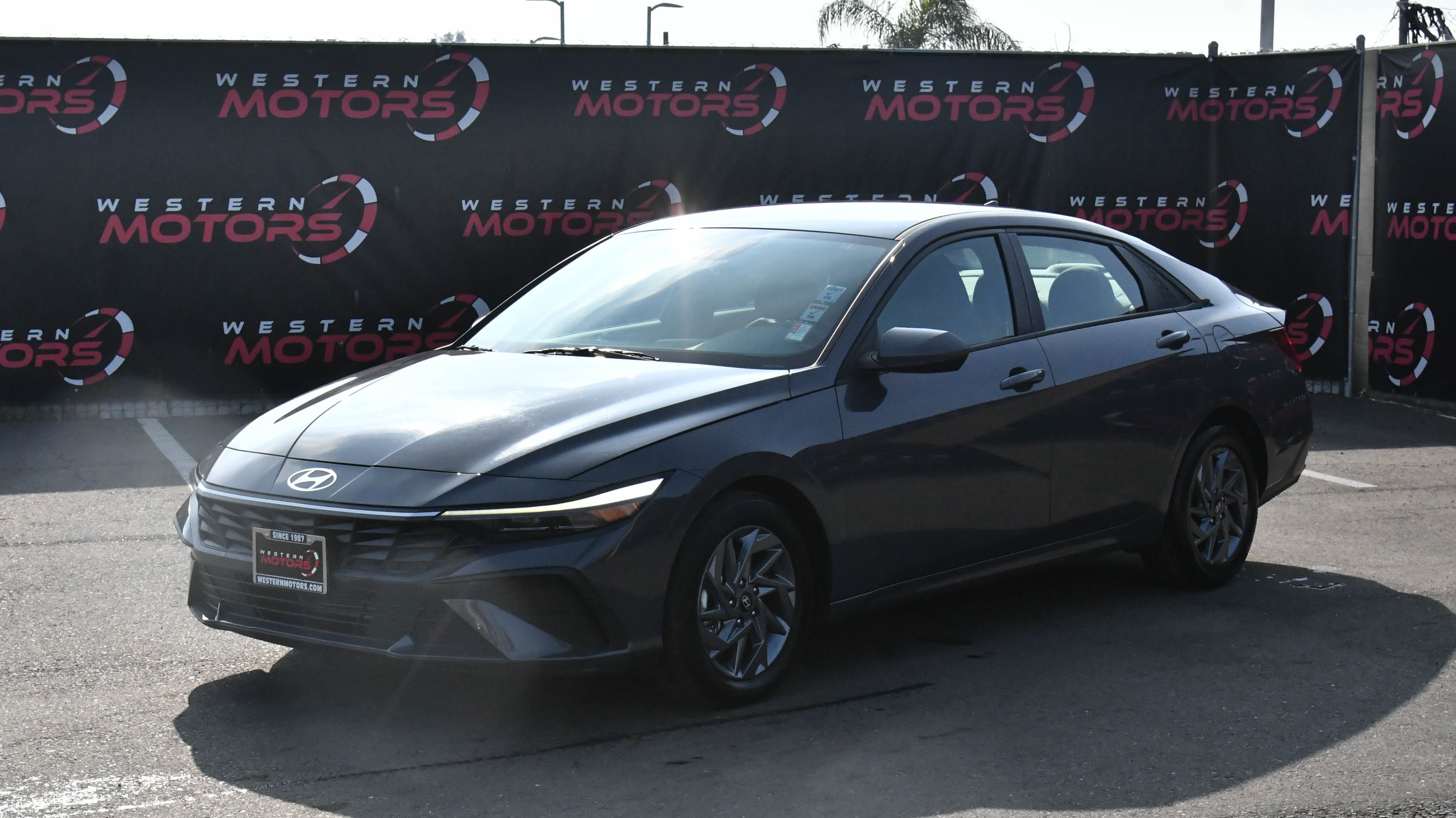 Used 2024 Hyundai Elantra SEL image 3