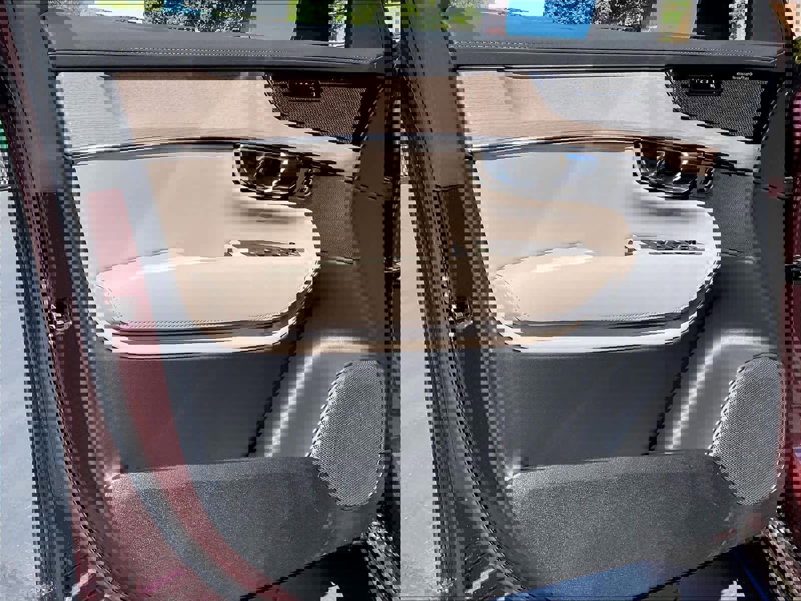 New 2026 Volvo XC90 T8 Plus w/ Protection Package Premier image 24