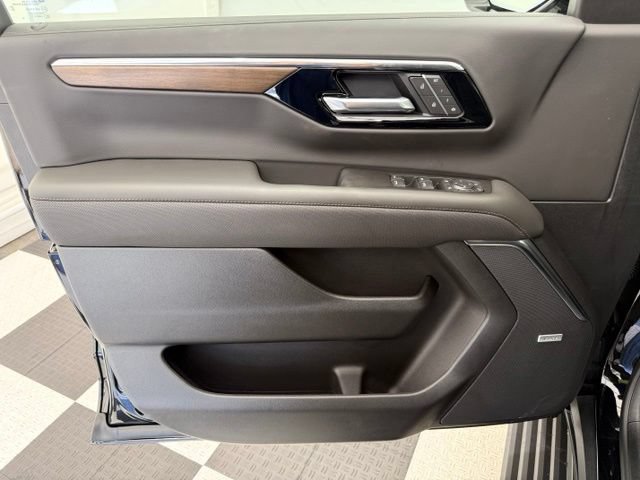 New 2026 Chevrolet Suburban High Country AWD/4WD image 17