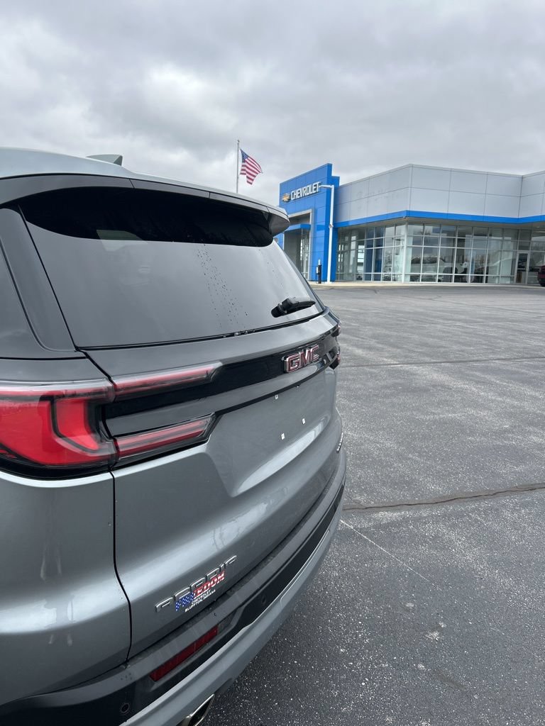 Used 2025 GMC Acadia Elevation FWD image 10