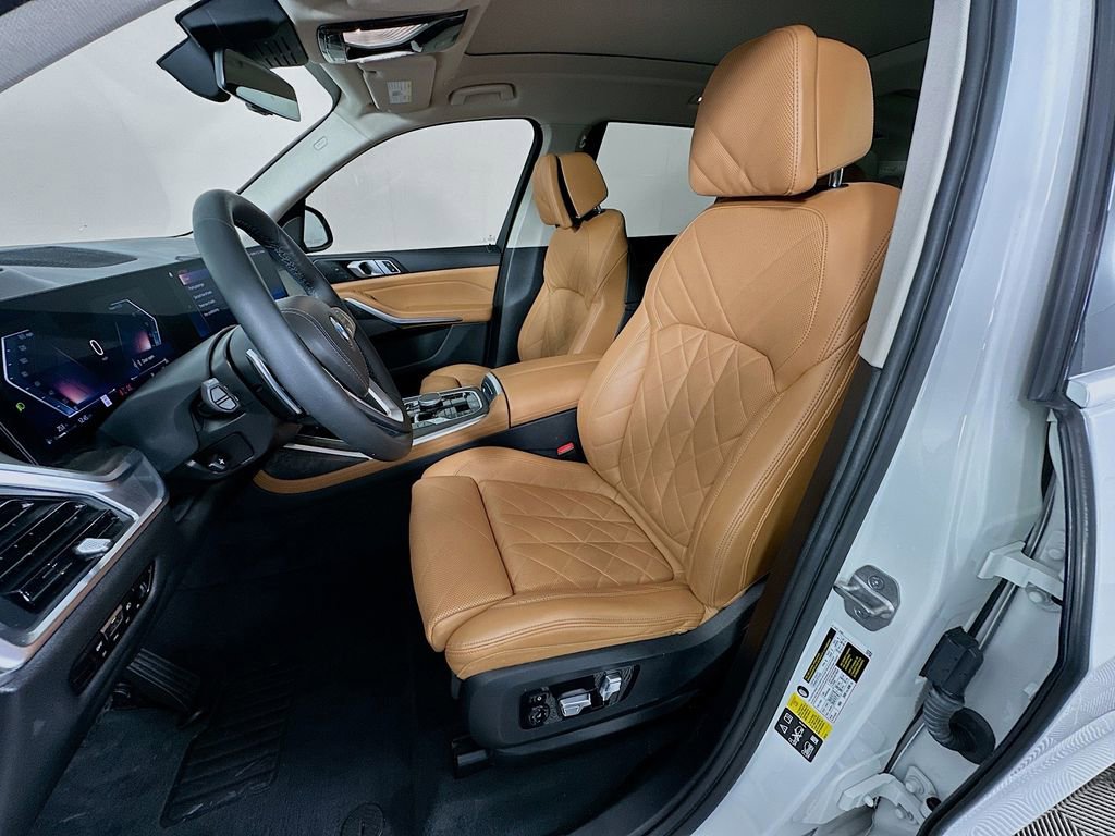 Used 2023 BMW X7 xDrive40i w/ Premium Package image 17