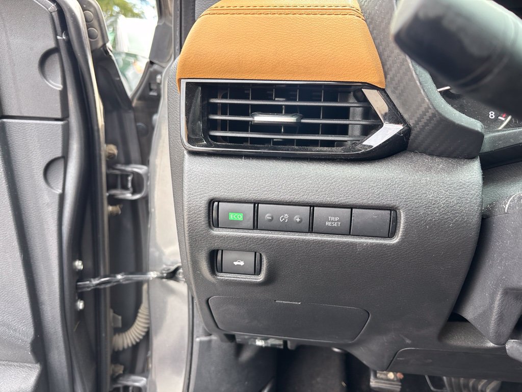 Used 2021 Nissan Sentra SV w/ SV Premium Package FWD image 12