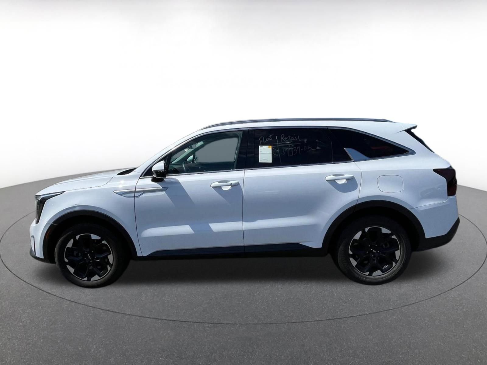 Used 2024 Kia Sorento S FWD image 4