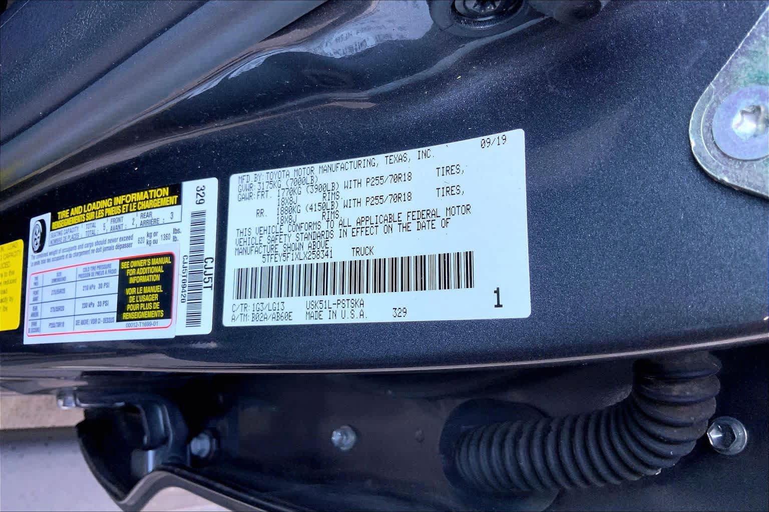 Used 2020 Toyota Tundra SR5 w/ SR5 Leather Package RWD image 32
