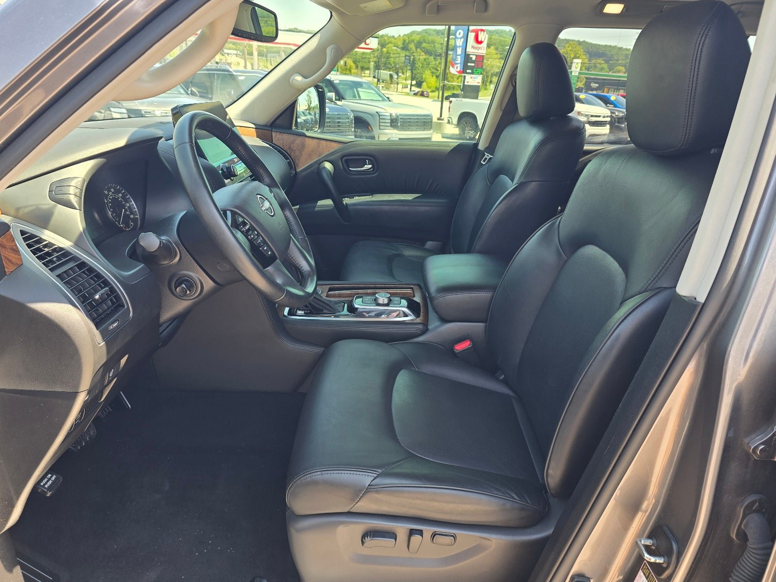 Used 2022 Nissan Armada SL AWD/4WD image 14