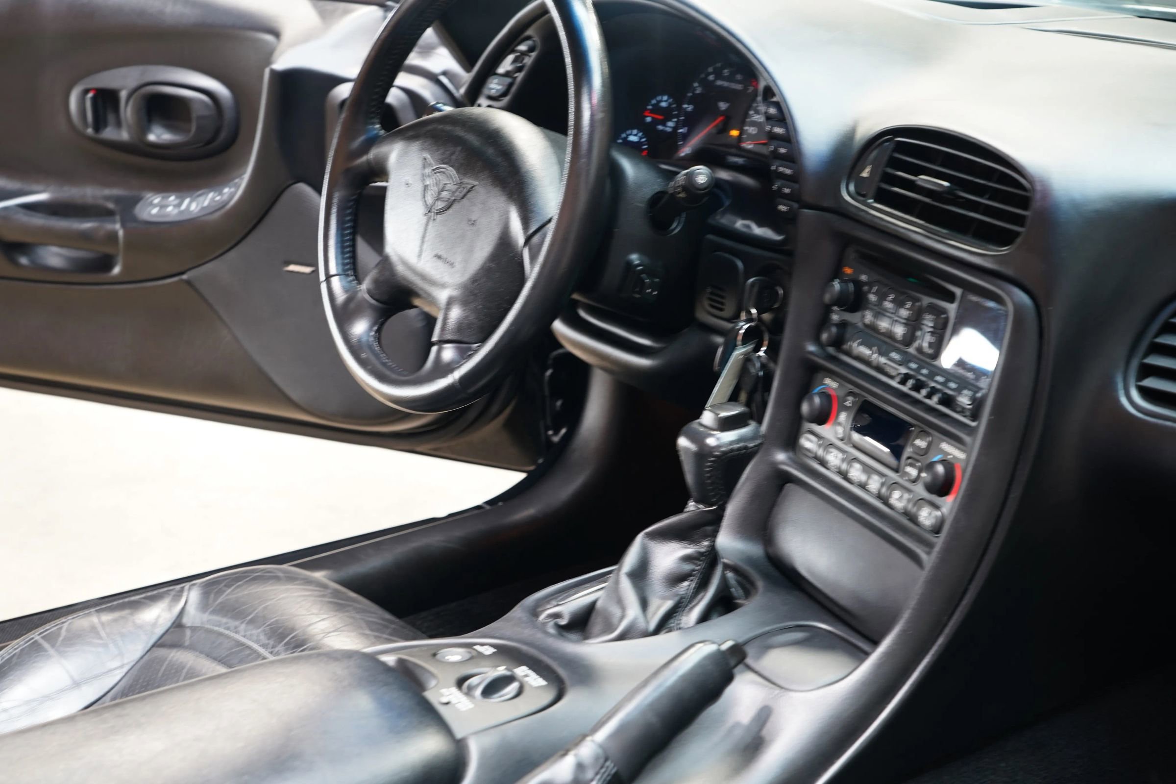 Used 2004 Chevrolet Corvette Convertible w/ Preferred Equipment Group image 29