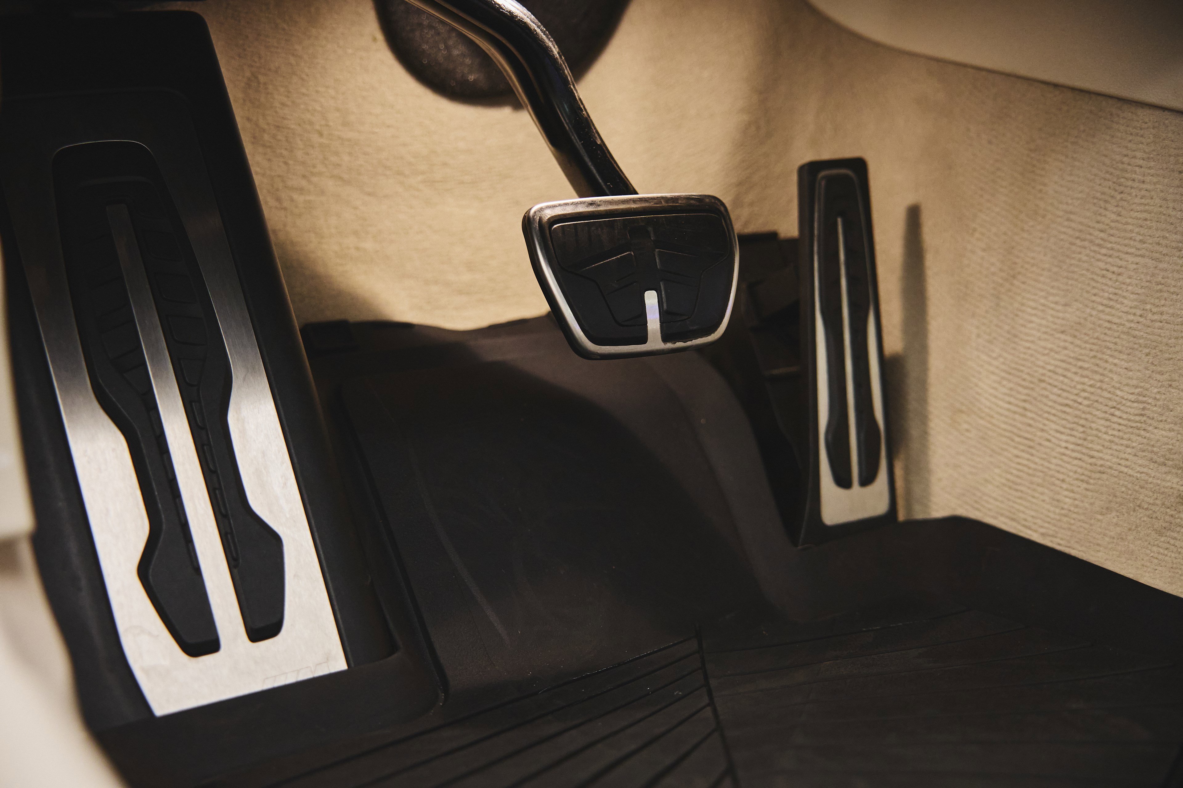 Used 2022 BMW M8 Competition w/ M Carbon Exterior Package image 26