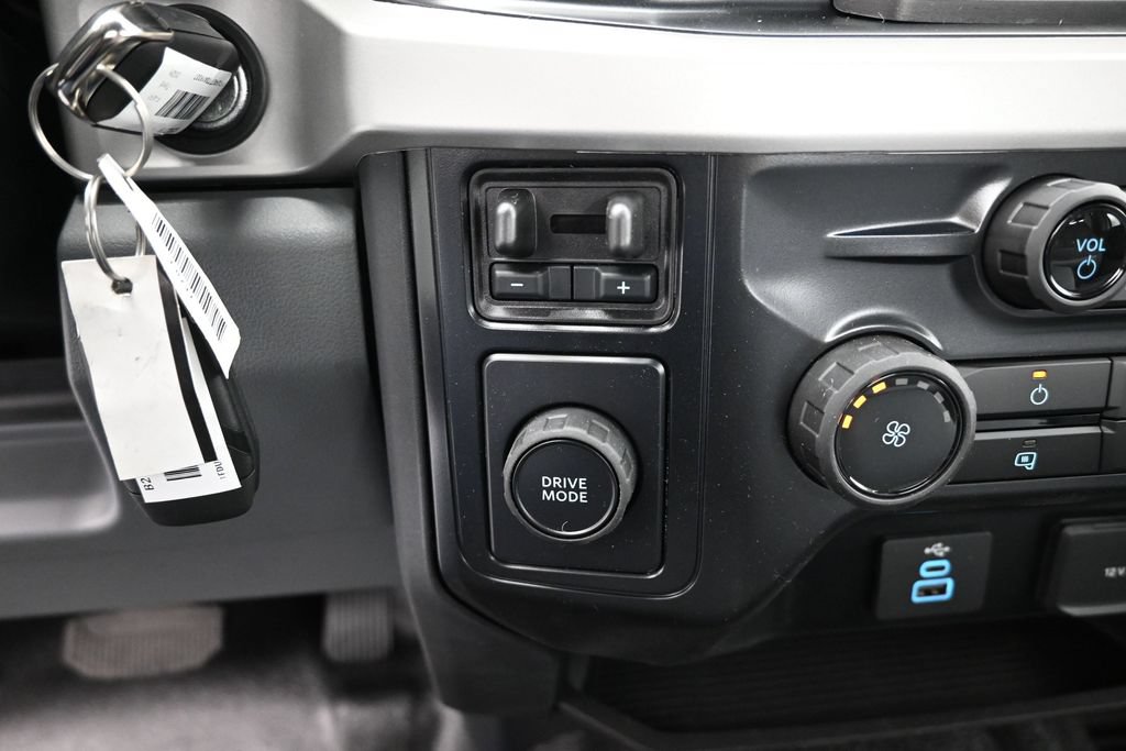 New 2026 Ford F450 XL w/ XL Chrome Package RWD image 14