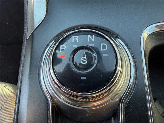 Used 2019 Ford Fusion SE FWD image 16