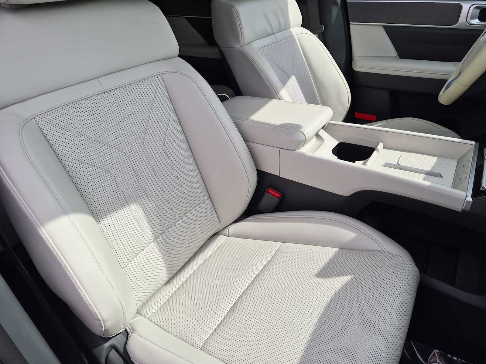 Certified 2024 Hyundai Santa Fe SEL FWD image 21