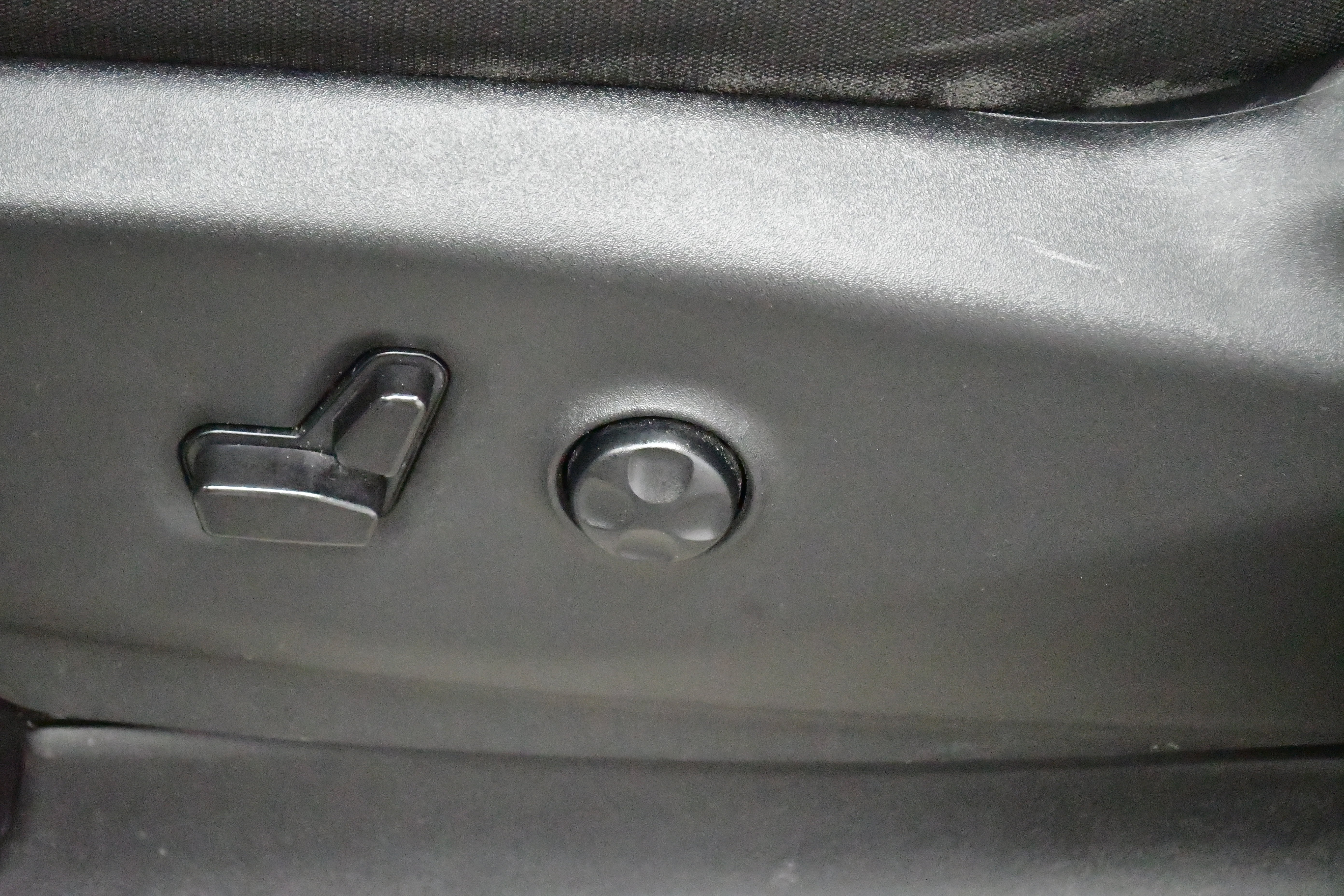 Used 2023 Chrysler Voyager LX FWD image 14