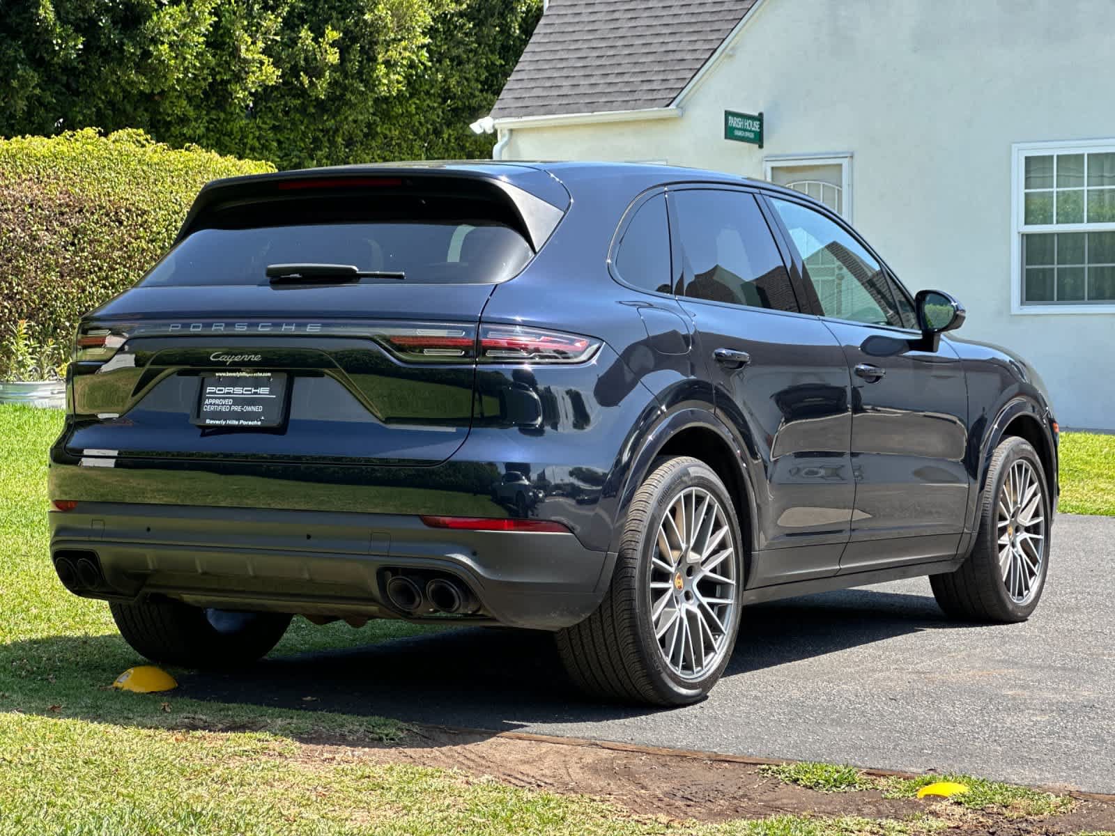Certified 2023 Porsche Cayenne AWD/4WD image 8