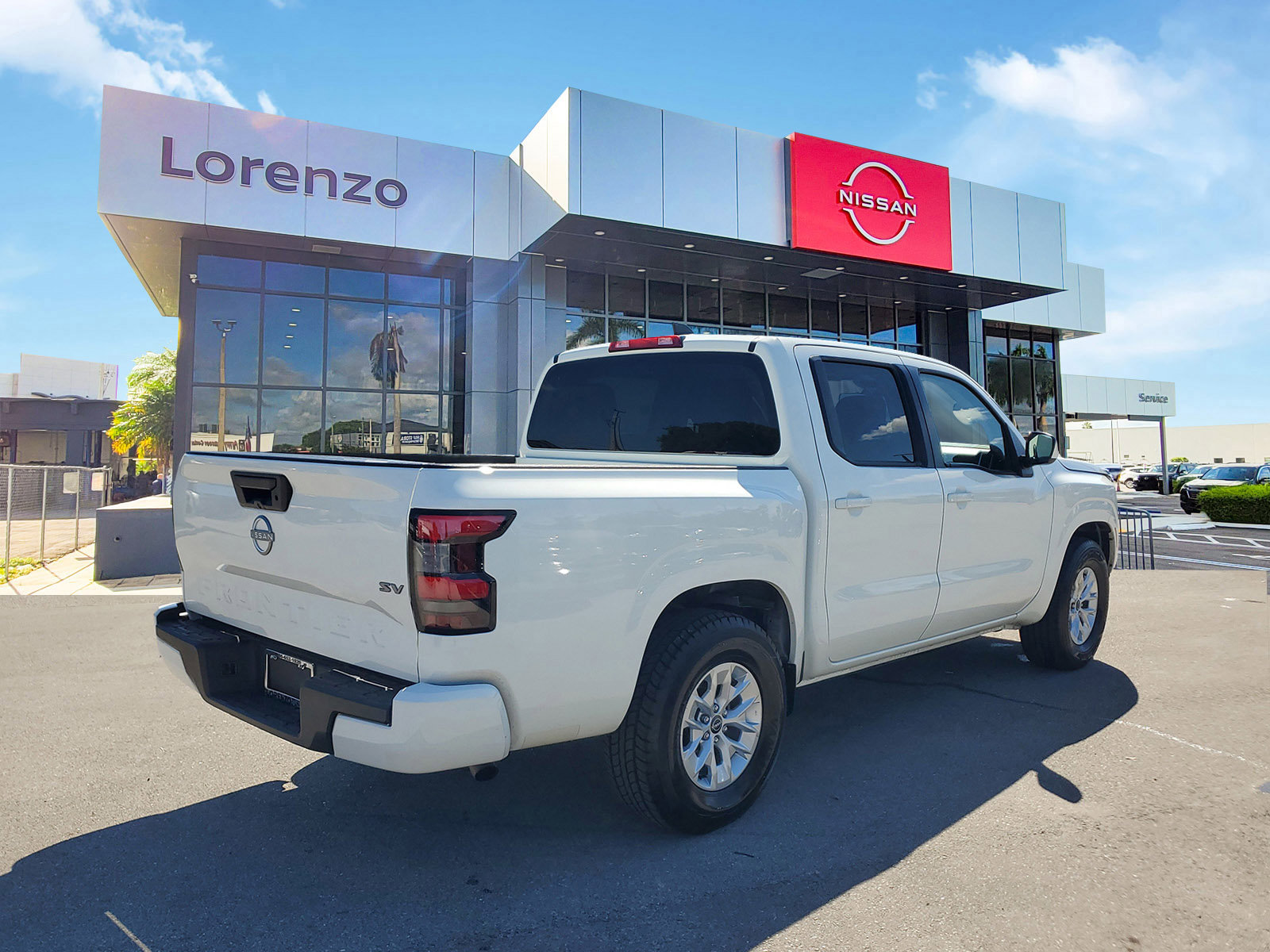 Used 2024 Nissan Frontier SV image 5