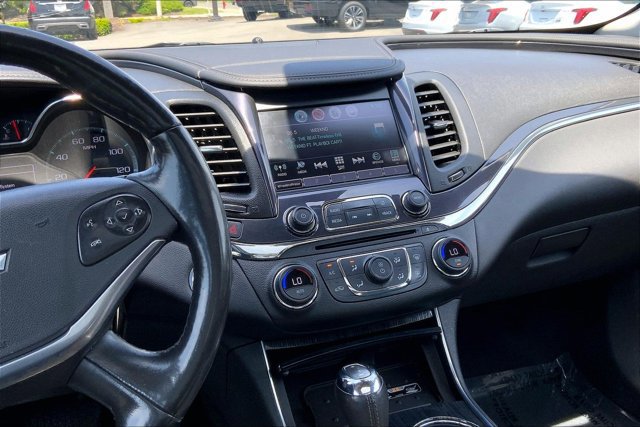 Used 2017 Chevrolet Impala Premier w/ Enhanced Convenience Package FWD image 5