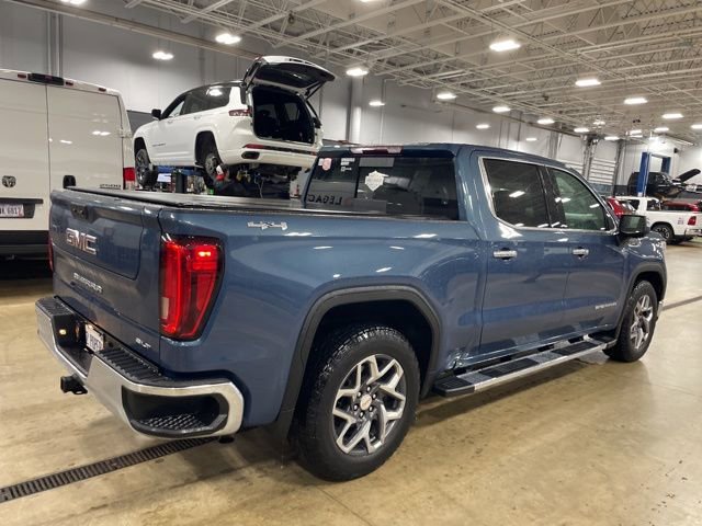 Used 2024 GMC Sierra 1500 SLT w/ SLT Premium Package AWD/4WD image 3