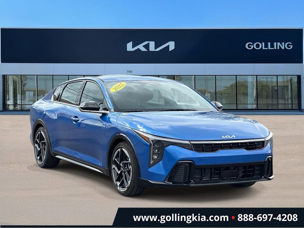 Certified 2025 Kia K4 GT-Line image 1