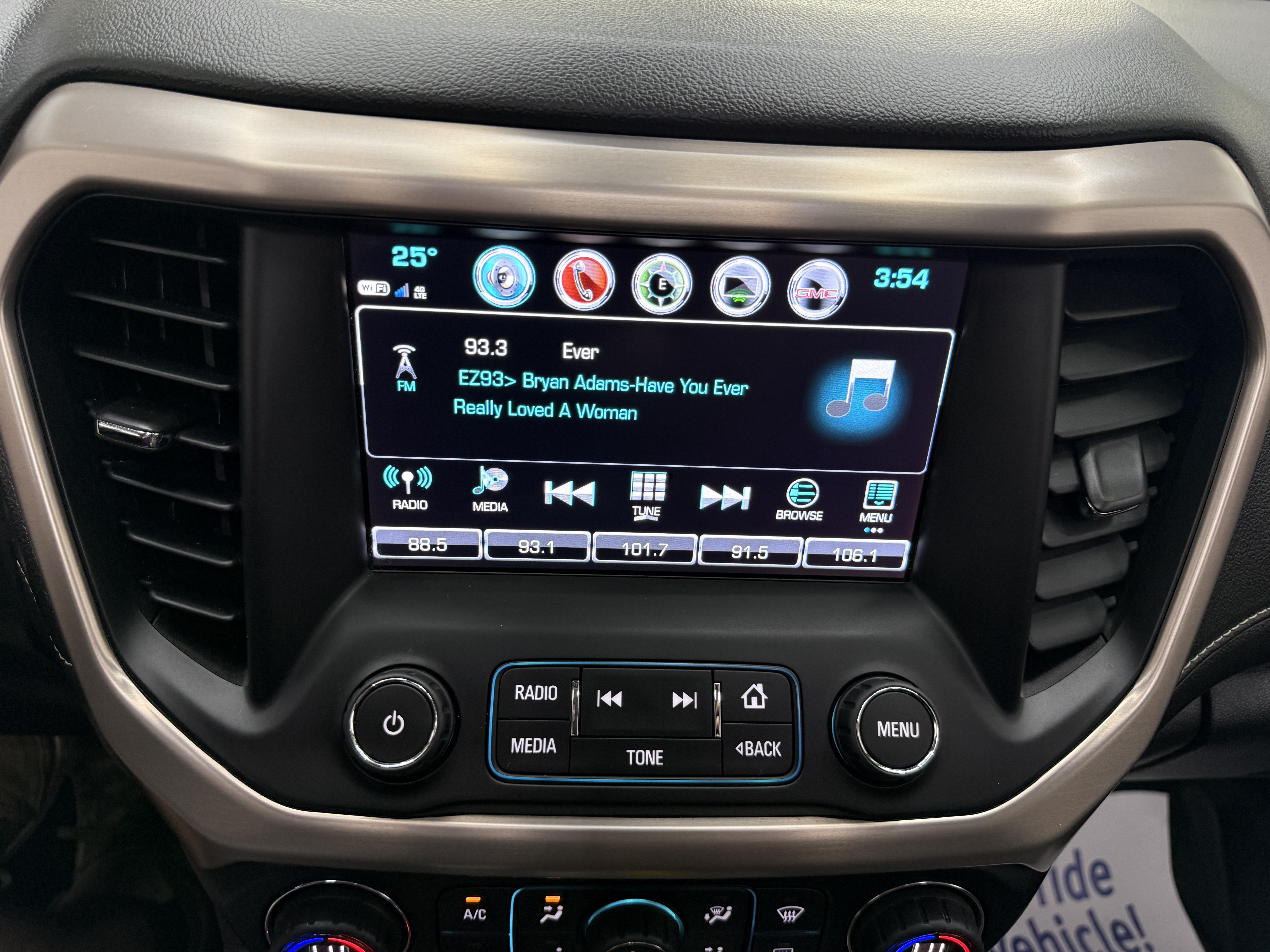 Used 2018 GMC Acadia Denali AWD/4WD image 17